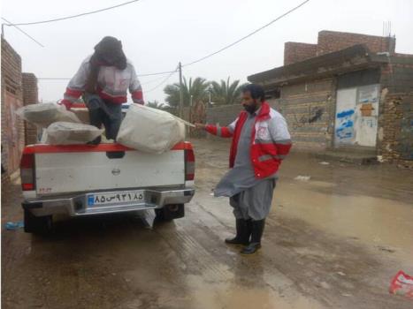 امدادرسانی به بیشتر از ۱۰ هزار حادثه دیده در استانهای سیل زده