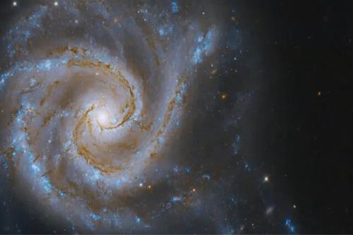 تلسکوپ هابل یک مسابقه طناب کشی کیهانی رصد کرد