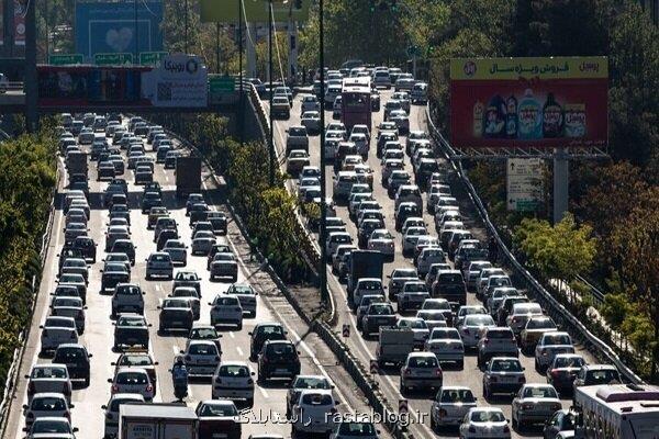 ترافیک پرحجم و سنگین صبحگاهی در بزرگراه ها و معابر تهران