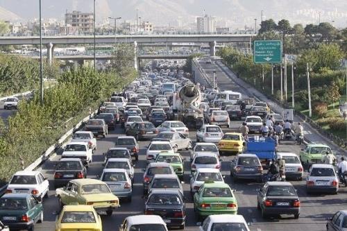 ترافیک پرحجم و سنگین معابر و بزرگراه های تهران در دومین روز از مهر