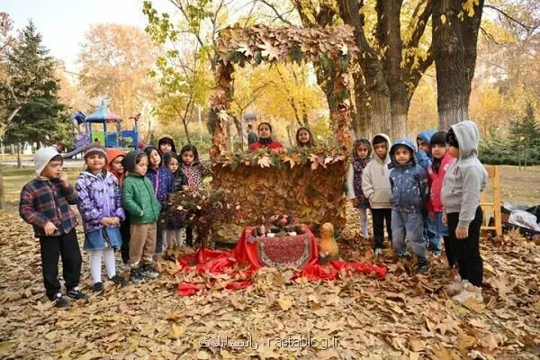 اجرای گذر پاییزی در بوستان های بزرگ منطقه یک با فرش برگ ها