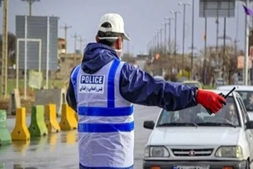 انسداد خیابان استخر به دنبال قیچی کردن تریلر